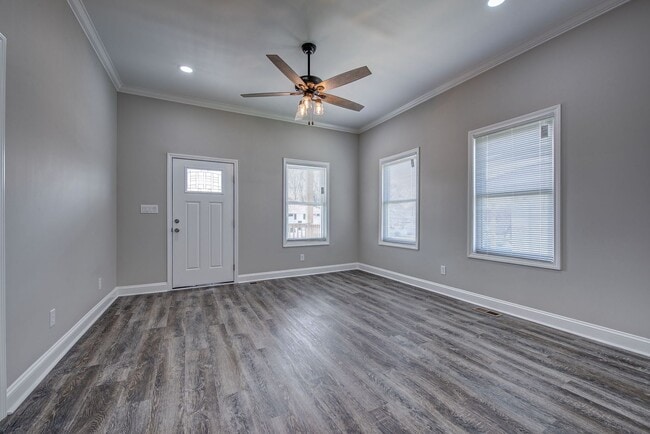 Building Photo - Fully Renovated 3-Bedroom Home with Modern Finishes – Only $1,675 a month!