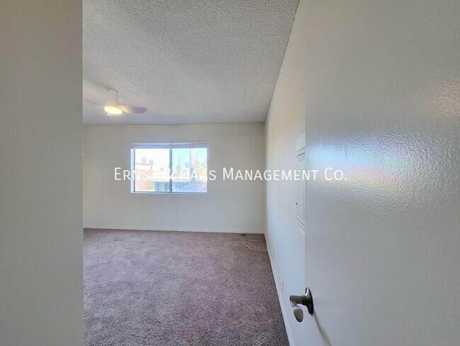 Building Photo - 3565 Linden Ave