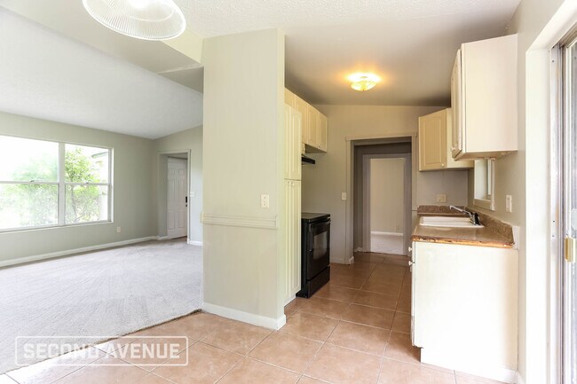 Building Photo - 8645 Samona Dr W