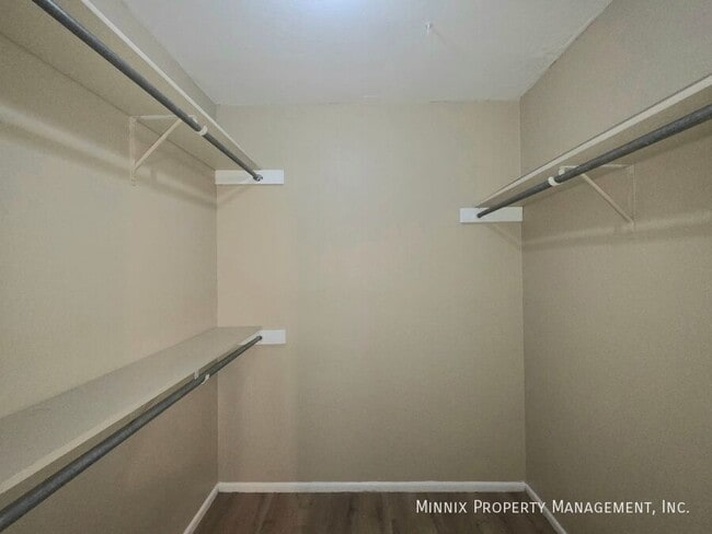 Building Photo - 4800 Dentcrest Dr