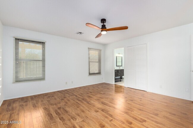Building Photo - 417 E Marny Rd