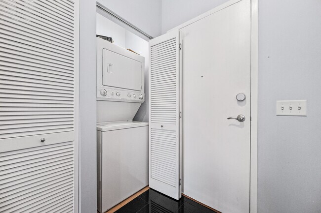 Building Photo - 111 S Morgan St