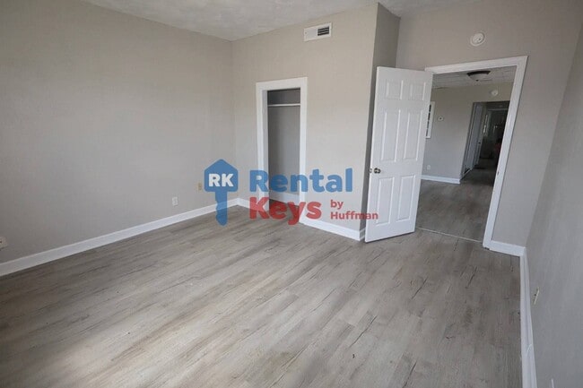 Building Photo - 3023 Claremont Ave