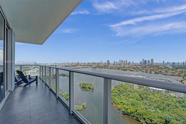 Building Photo - 16385 Biscayne Blvd