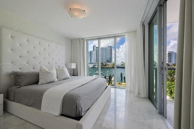 Building Photo - 7928 East Dr