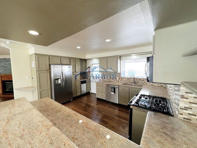 Building Photo - 5933 Dagwood Ave