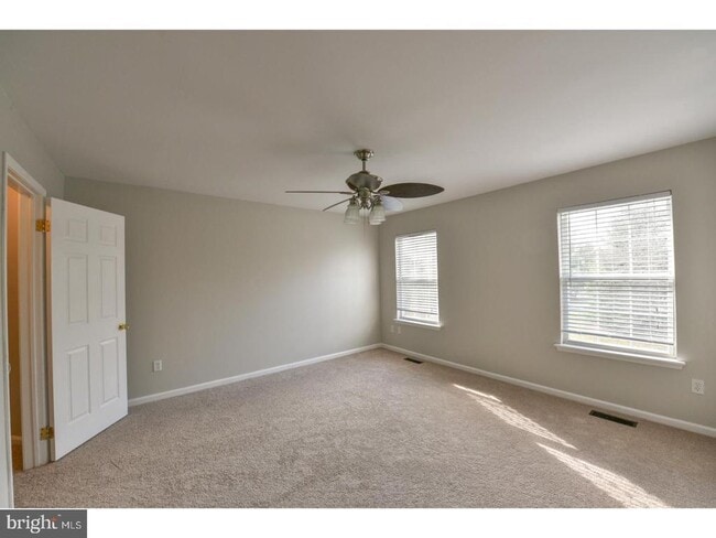 Building Photo - 126 Hawthorne Ct