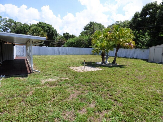 Building Photo - 1358 Arrow St