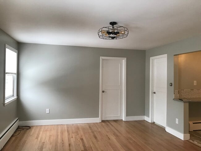 Living room with Ceiling fan. - 748 Feura Bush Rd