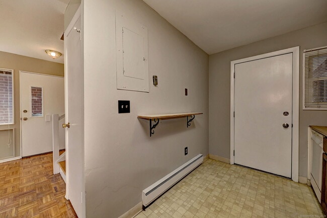 Building Photo - 65 W Walk