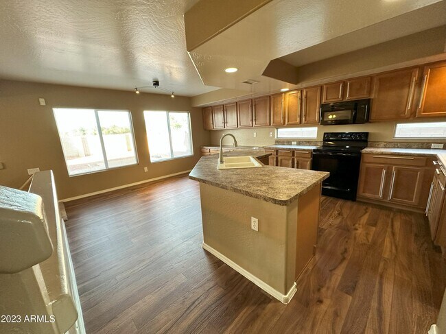 Building Photo - 15514 W Ventura St