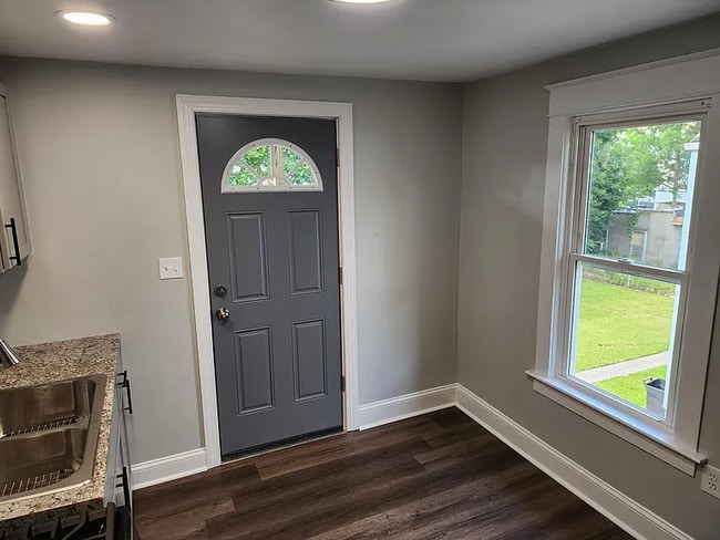 Building Photo - 83 Grand Ave