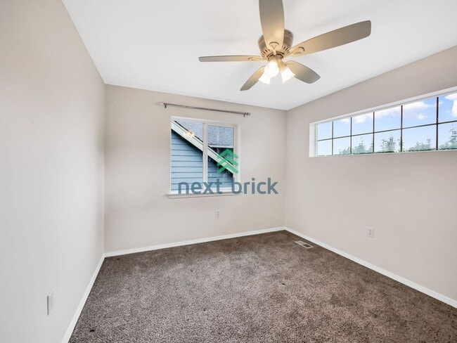Building Photo - Charming 4 Bed 2.5 Bath for Rent!