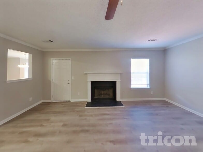 Building Photo - 6262 Canoe Trce