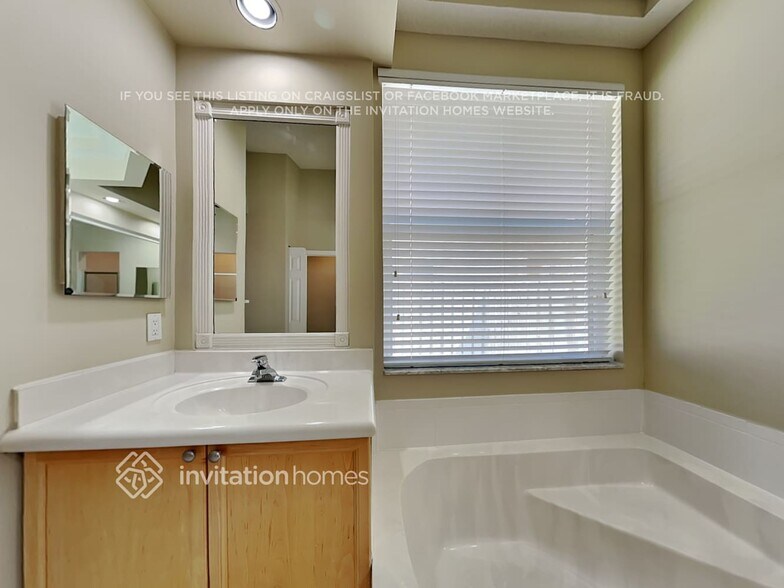 Building Photo - 6349 C Durham Dr