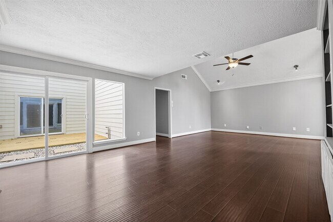 Building Photo - 7111 Halfpenny Rd