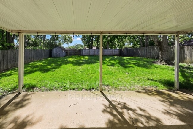 Building Photo - 3352 Featherston Dr