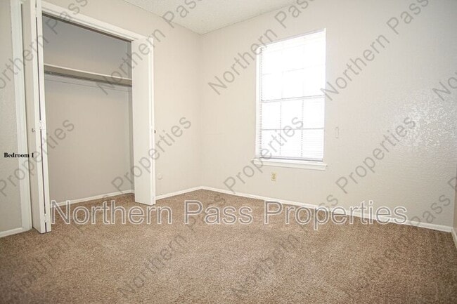 Building Photo - 10521 Gala St