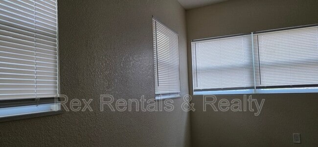 Building Photo - 4722 12th Ave S