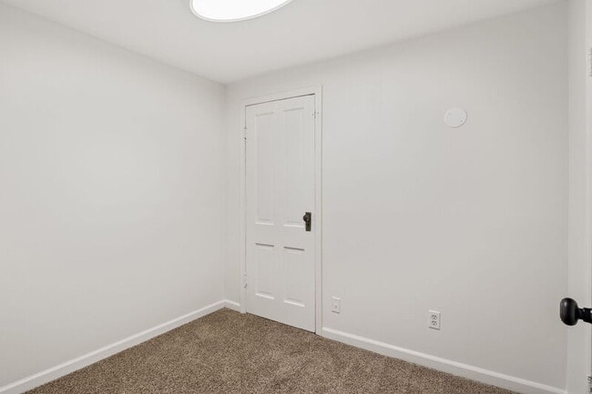 Building Photo - 3934 W Rd 100 N