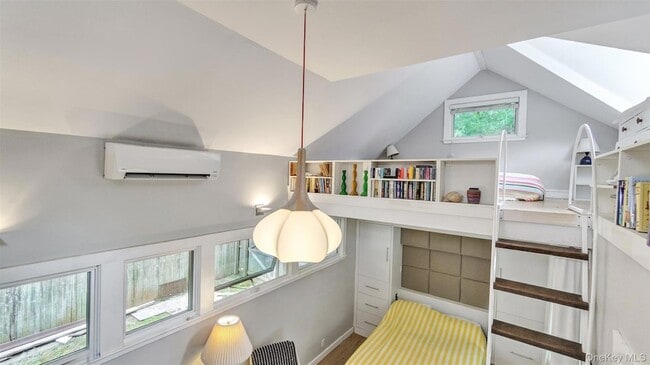 Building Photo - 9 Ocame Ave