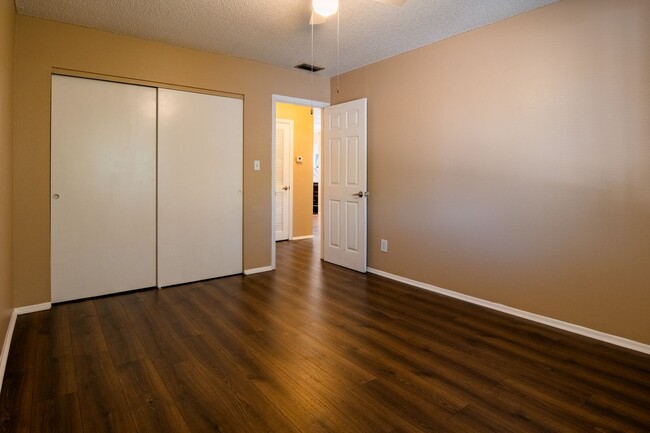 Building Photo - Longwood - 2 Bedrooms, 1 Bathroom - $1,550.00