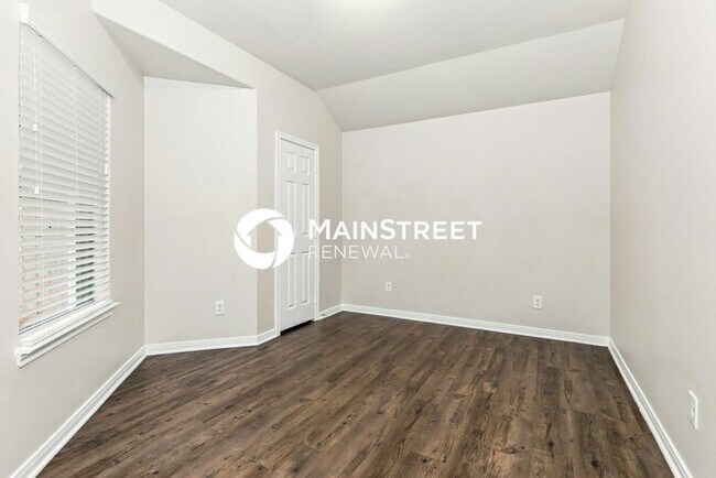 Building Photo - 4 Bedroom Pet-Friendly Home in Conroe, TX with Main Street Renewal