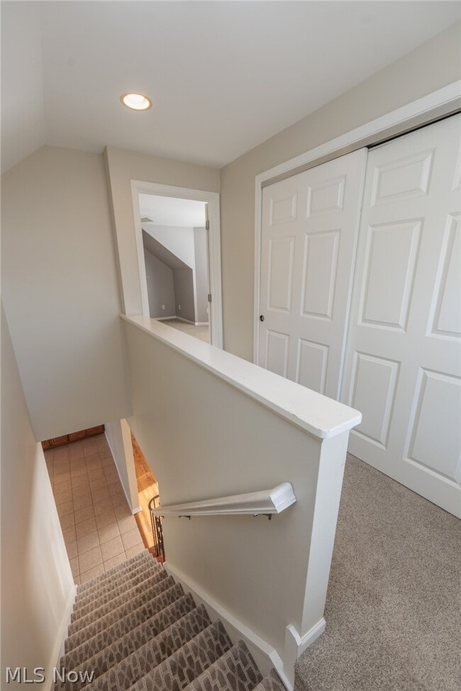 Building Photo - 23915 Glenhill Dr