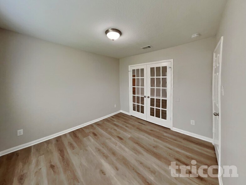 Building Photo - 308 Crooked Pine Court