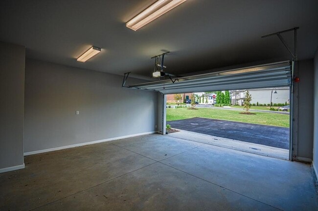 Building Photo - 104 Black Gum
