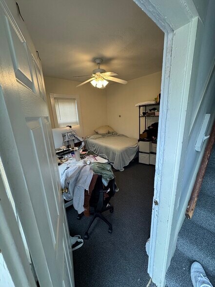Primary Photo - 14 N Park St