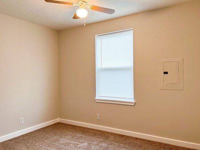 Building Photo - OWN920