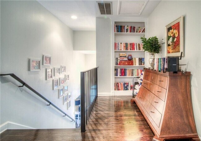 Building Photo - Tarrytown STUNNER!!!