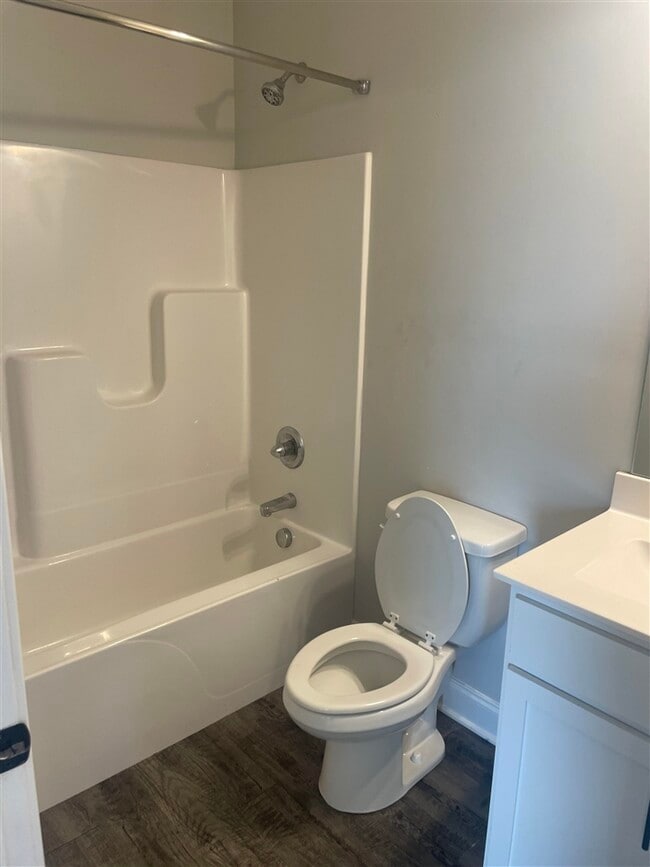 Building Photo - 705 Village Creek Dr