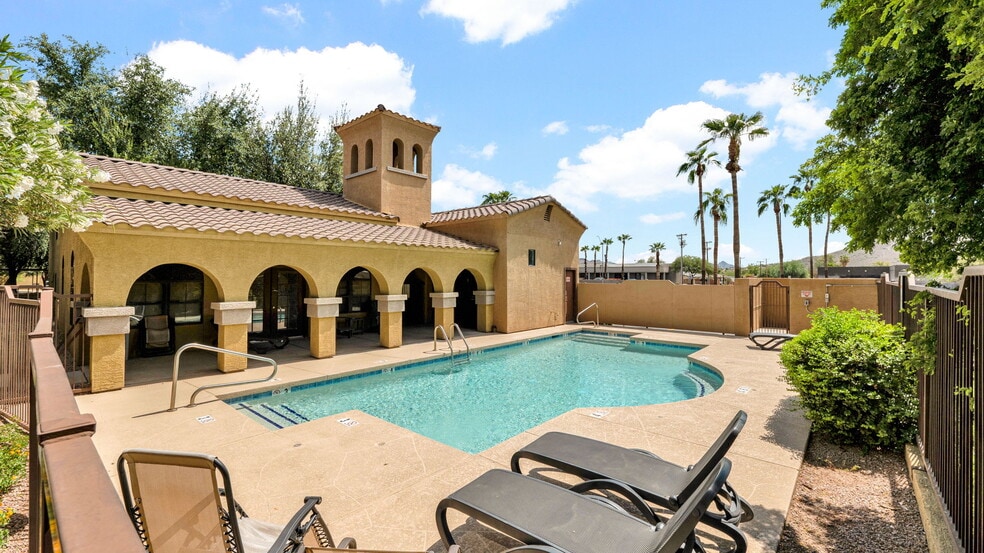 Club House/Pool - 1702 E Bell Rd
