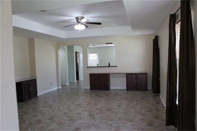 Building Photo - 24202 Kingbriar Dr