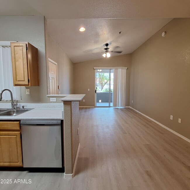 Building Photo - 2929 W Yorkshire Dr