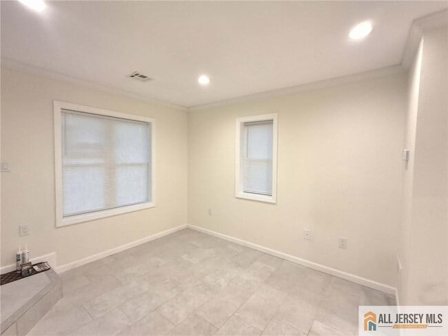 Building Photo - 49 Hillside Ave