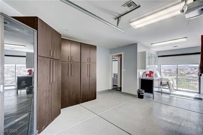 Building Photo - 1140 Brown Hill Ct