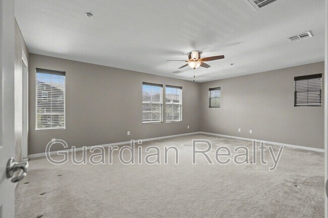 Building Photo - 3220 Jevonda Ave