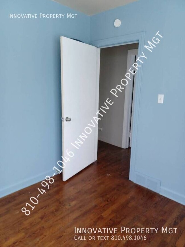 Building Photo - 2213 Savoy Ave