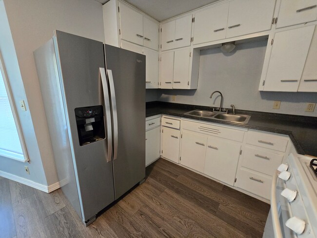 Building Photo - 2 Bed 1 Bath House Pryor