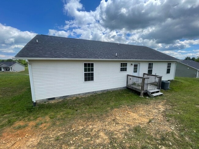 Building Photo - Single Family Home in White Pine TN