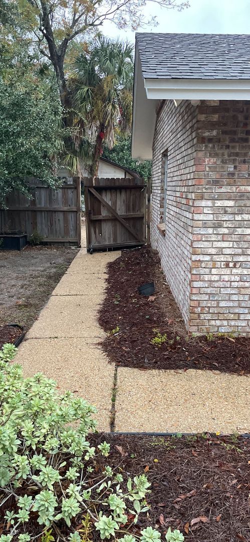 Building Photo - 3 BD 2 BA Home in the Bayou View School District of Gulfport includes LAWN CARE