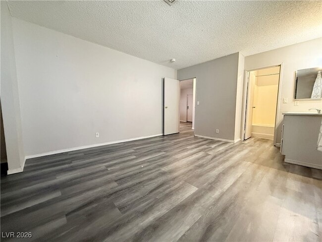 Building Photo - 5206 Golden Ln