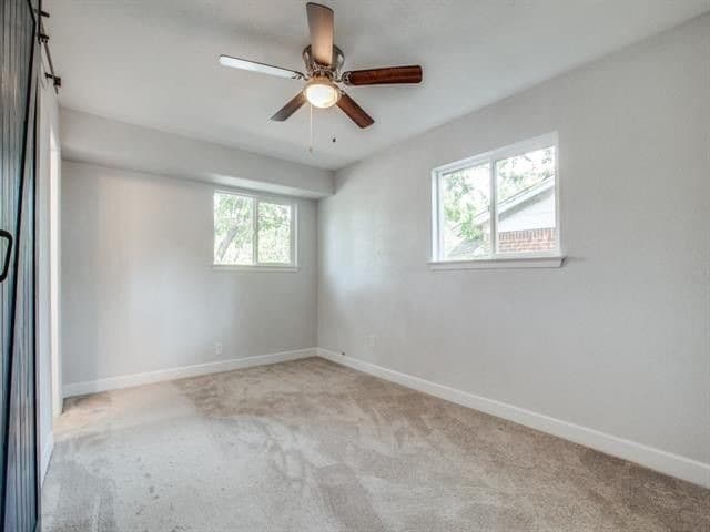 Master Bed - 301 NW Wintercrest Rd
