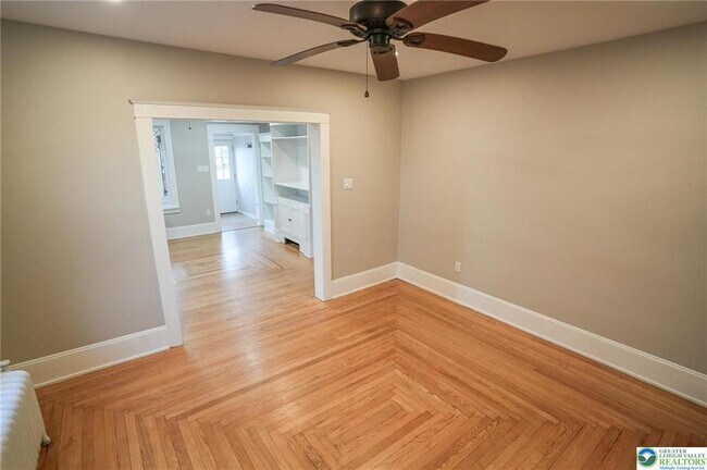 Building Photo - 628 Coal St