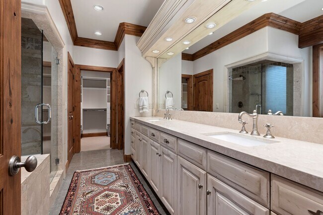 Building Photo - Beautiful 4 bedroom 3.5 bath alongside the Wasatch Mountains!