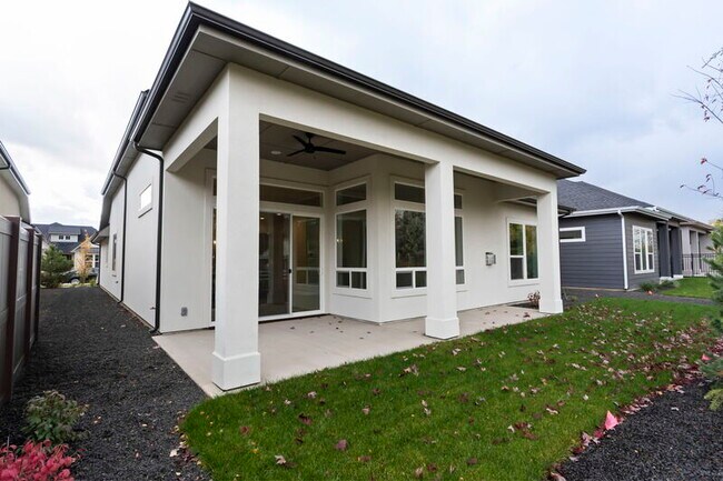 Building Photo - 10692 W Bell Fountain Dr