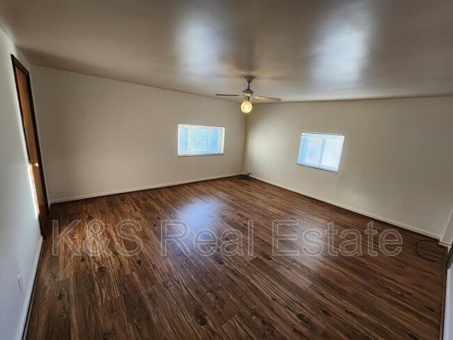 Building Photo - 1114 Schweitzer Road - 2